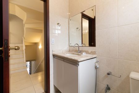 Casa à venda com 200m², 3 quartos e 2 vagasLavabo