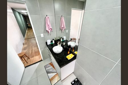 Casa à venda com 130m², 4 quartos e 2 vagasBanheiro