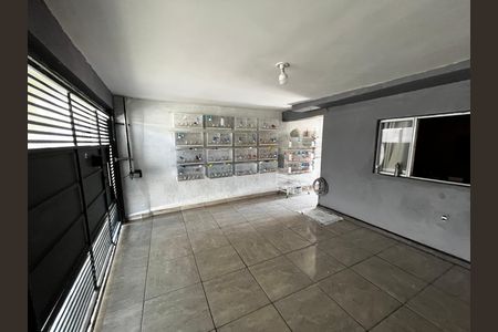 Casa à venda com 130m², 4 quartos e 2 vagasGaragem