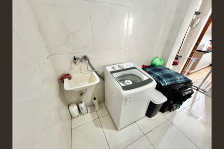 Casa à venda com 130m², 4 quartos e 2 vagasÁrea de Serviço