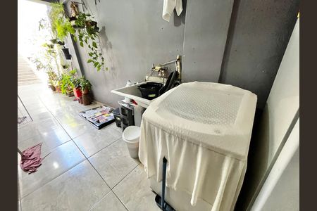Casa à venda com 130m², 4 quartos e 2 vagasÁrea de Serviço