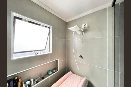 Casa à venda com 130m², 4 quartos e 2 vagasBanheiro