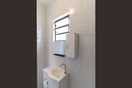 Banheiro  de casa à venda com 2 quartos, 160m² em Vila Nair, São Paulo
