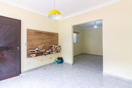 Casa à venda com 250m², 3 quartos e 2 vagas Casa à venda com 250m², 3 quartos e 2 vagasSala