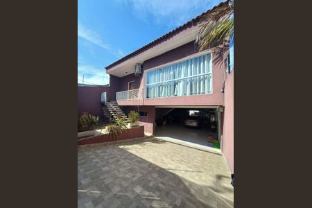 Casa para alugar com 400m², 4 quartos e 6 vagasÁrea externa