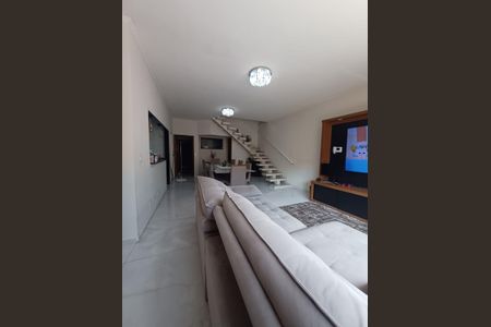 Sala de casa para alugar com 4 quartos, 400m² em Jardim Rosana, Guarulhos