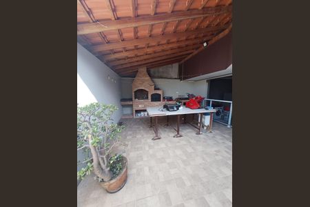 Casa para alugar com 400m², 4 quartos e 6 vagasÁrea externa