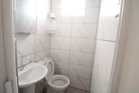 Banheiro de casa para alugar com 2 quartos, 65m² em Jardim da Pedreira, São Paulo