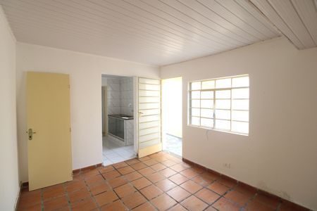 Sala de casa para alugar com 2 quartos, 65m² em Jardim da Pedreira, São Paulo
