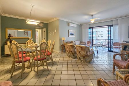 Sala de apartamento para alugar com 2 quartos, 110m² em Balneario Guarujá, Guarujá