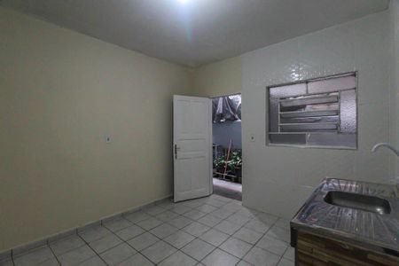 Sala/Cozinha de casa para alugar com 2 quartos, 114m² em Parque Santa Madalena, São Paulo