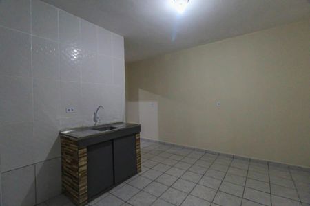 Sala/Cozinha de casa para alugar com 2 quartos, 114m² em Parque Santa Madalena, São Paulo