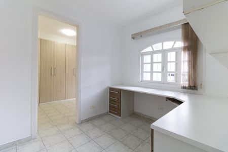 Casa à venda com 120m², 3 quartos e 2 vagas Casa à venda com 120m², 3 quartos e 2 vagasEscritório