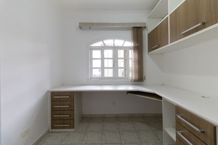 Casa à venda com 120m², 3 quartos e 2 vagas Casa à venda com 120m², 3 quartos e 2 vagasEscritório