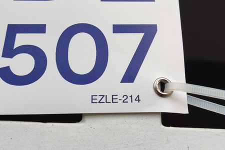 Casa à venda com 120m², 3 quartos e 2 vagas Casa à venda com 120m², 3 quartos e 2 vagasFachada