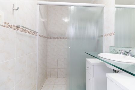 Casa à venda com 120m², 3 quartos e 2 vagas Casa à venda com 120m², 3 quartos e 2 vagasBanheiro da Suíte