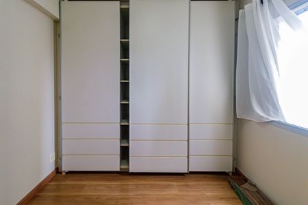 Apartamento à venda com 55m², 2 quartos e 1 vagaQuarto 02