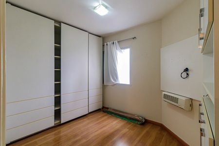 Apartamento à venda com 55m², 2 quartos e 1 vagaQuarto 02