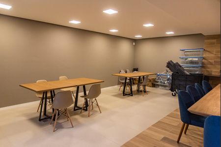 Apartamento para alugar com 38m², 2 quartos e 1 vagaÁrea comum - Salão de festas