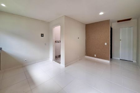 Sala de casa de condomínio para alugar com 1 quarto, 45m² em Engenho do Mato, Niterói
