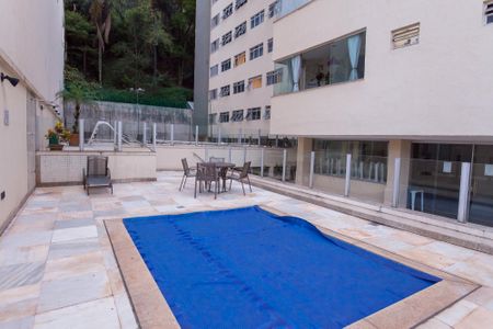 Apartamento para alugar com 180m², 4 quartos e 2 vagas Apartamento para alugar com 180m², 4 quartos e 2 vagasÁrea comum - Piscina