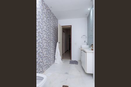 Apartamento para alugar com 180m², 4 quartos e 2 vagas Apartamento para alugar com 180m², 4 quartos e 2 vagasBanheiro Social