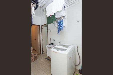 Apartamento para alugar com 180m², 4 quartos e 2 vagas Apartamento para alugar com 180m², 4 quartos e 2 vagasÁrea de Serviço