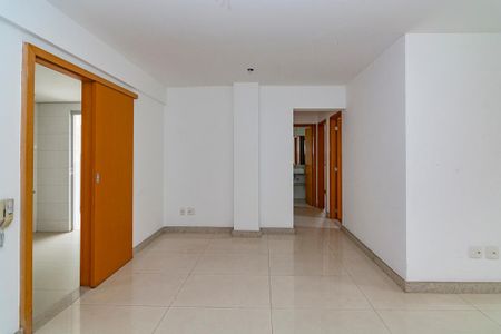 Apartamento à venda com 156m², 2 quartos e 4 vagasSala