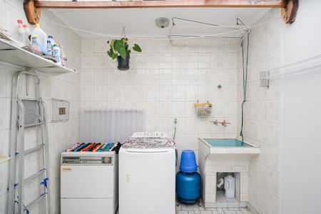 Casa à venda com 184m², 3 quartos e 1 vagaÁrea de serviço