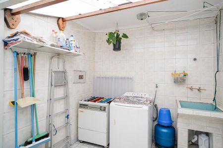 Casa à venda com 184m², 3 quartos e 1 vagaÁrea de serviço