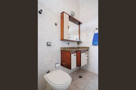 Casa à venda com 184m², 3 quartos e 1 vagaBanheiro