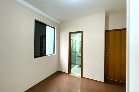 Apartamento à venda com 160m², 4 quartos e 2 vagas Apartamento à venda com 160m², 4 quartos e 2 vagasSuite 1