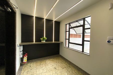 Apartamento à venda com 160m², 4 quartos e 2 vagas Apartamento à venda com 160m², 4 quartos e 2 vagasÁrea comum - Hall