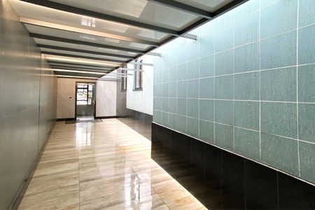 Apartamento à venda com 160m², 4 quartos e 2 vagas Apartamento à venda com 160m², 4 quartos e 2 vagasÁrea comum - Hall