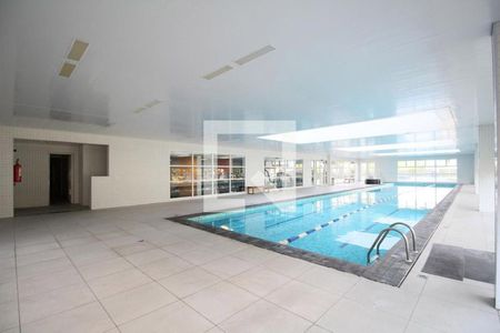 Studio à venda com 40m², 1 quarto e 1 vaga Studio à venda com 40m², 1 quarto e 1 vagaÁrea comum - Piscina Coberta