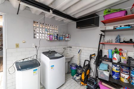 Casa à venda com 89m², 2 quartos e 1 vagaÁrea de Serviço