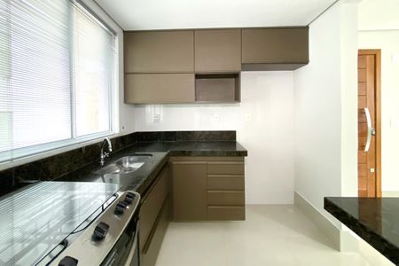 Apartamento para alugar com 70m², 2 quartos e 2 vagasCozinha