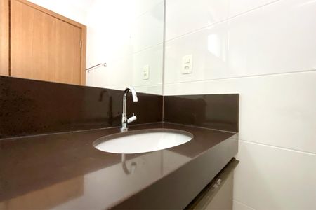 Apartamento para alugar com 70m², 2 quartos e 2 vagasBanheiro