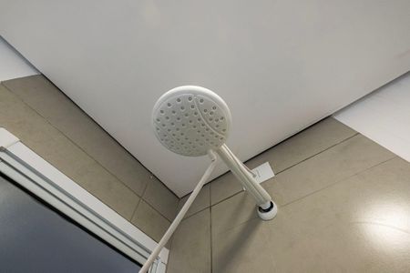 Banheiro de kitnet/studio para alugar com 1 quarto, 22m² em Pinheiros, São Paulo