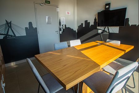 Studio para alugar com 24m², 1 quarto e sem vaga Studio para alugar com 24m², 1 quarto e sem vagaÁrea comum - Sala de Reunião