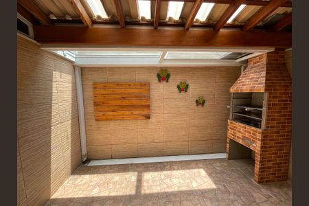 Casa de condomínio para alugar com 50m², 2 quartos e 2 vagas Casa de condomínio para alugar com 50m², 2 quartos e 2 vagasQuintal