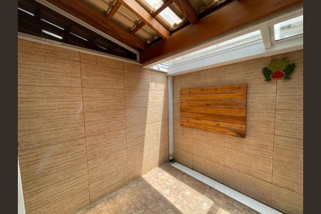 Casa de condomínio para alugar com 50m², 2 quartos e 2 vagas Casa de condomínio para alugar com 50m², 2 quartos e 2 vagasQuintal