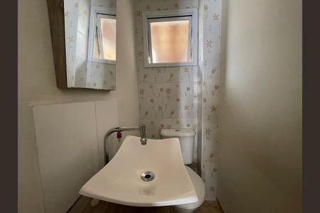 Casa de condomínio para alugar com 50m², 2 quartos e 2 vagas Casa de condomínio para alugar com 50m², 2 quartos e 2 vagasBanheiro