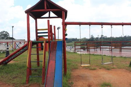 Casa de condomínio para alugar com 50m², 2 quartos e 2 vagas Casa de condomínio para alugar com 50m², 2 quartos e 2 vagasÁrea comum - Playground