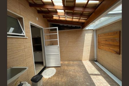 Casa de condomínio para alugar com 50m², 2 quartos e 2 vagas Casa de condomínio para alugar com 50m², 2 quartos e 2 vagasQuintal