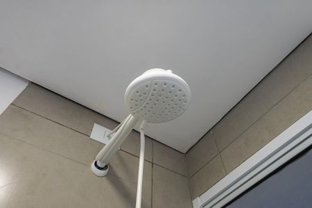 Banheiro de kitnet/studio para alugar com 1 quarto, 22m² em Pinheiros, São Paulo