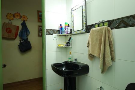 Casa à venda com 170m², 2 quartos e 1 vagaBanheiro 2