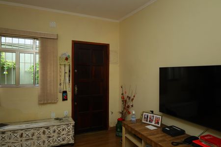 Casa à venda com 170m², 2 quartos e 1 vagaSala