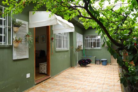 Casa à venda com 170m², 2 quartos e 1 vagaQuintal