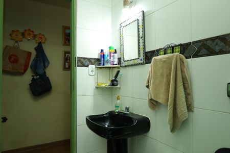 Casa à venda com 170m², 2 quartos e 1 vagaBanheiro 2